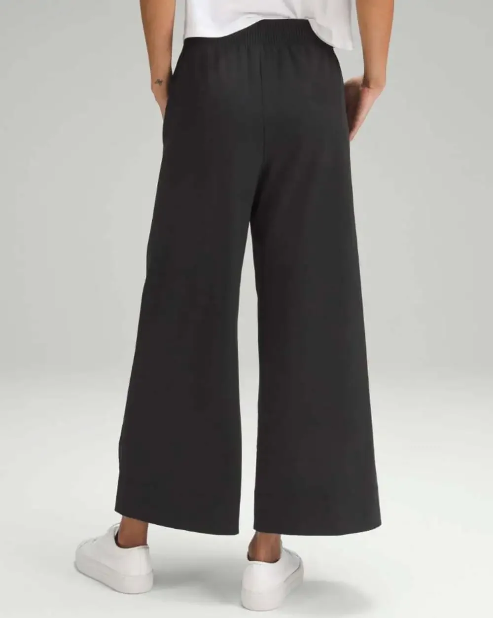 Lululemon Stretch Woven Wide-Leg High-Rise Cropped Pants Black Size Medium